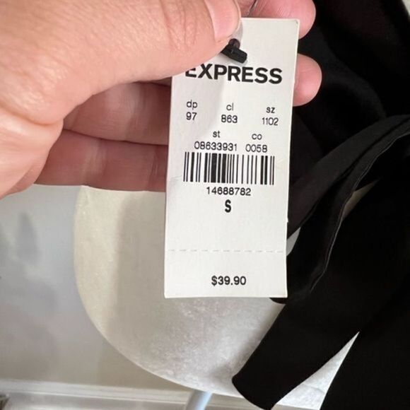 NWT Express Black satin top Crop top size small - Picture 7 of 8